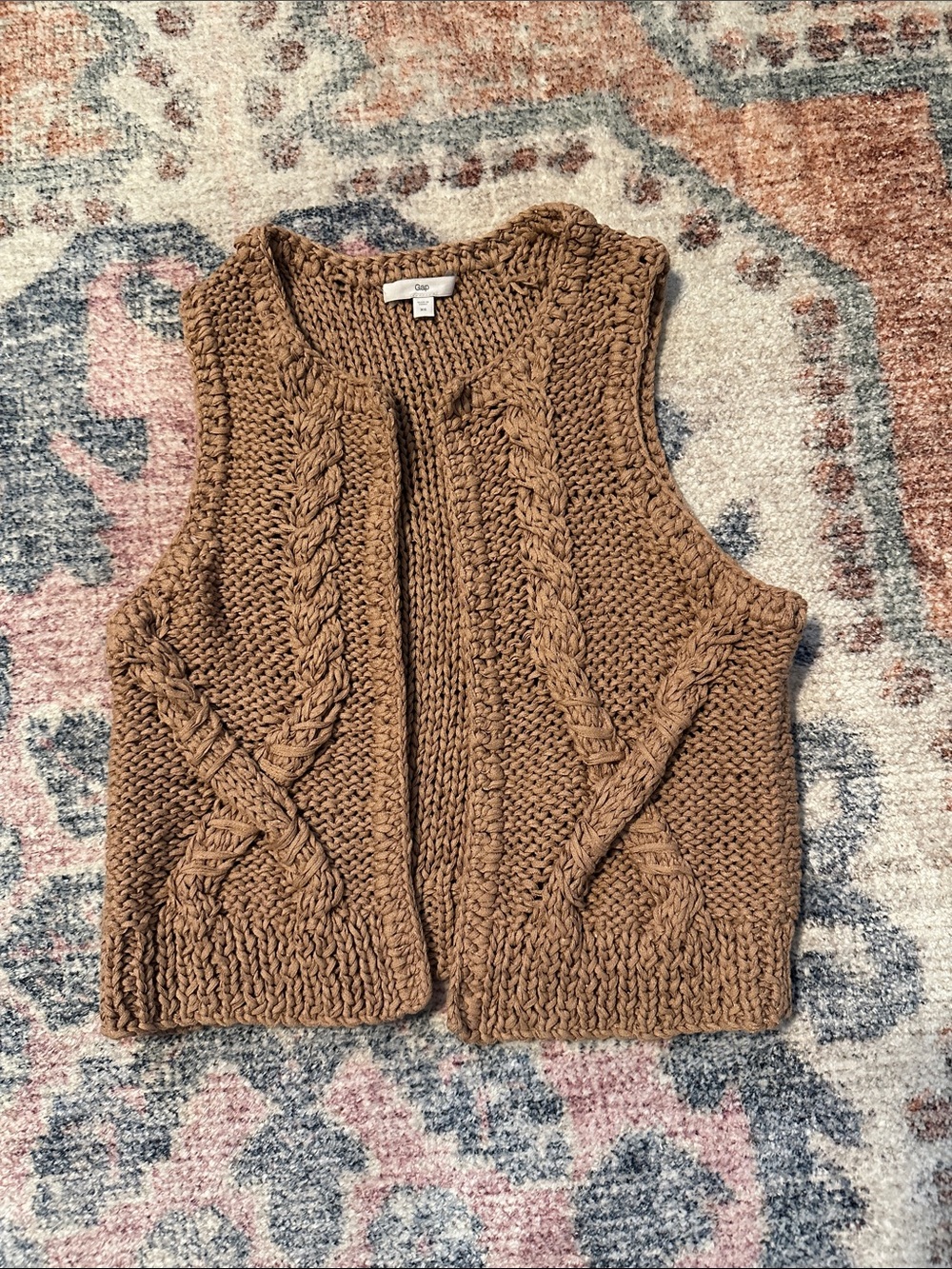 GAP Chunky Cable Knit Sleeveless Cardigan - Camel Brown Cotton blend Ribbon Yarn